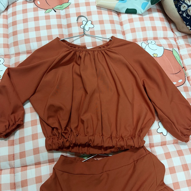 Sét rời chân váy tiểu thư, áo tay phồng xinh xắn,màu cam đất