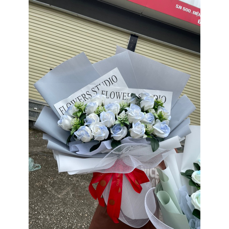 Bó hoa hồng xanh thiên thần màu lạ mắt