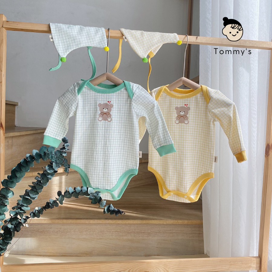 Set bodychip caro dài tay cho bé trai bé gái 0-2 tuổi mũ cột dây thun cotton Hàn Quốc in gấu siêu xinh TOMMY HOUSE