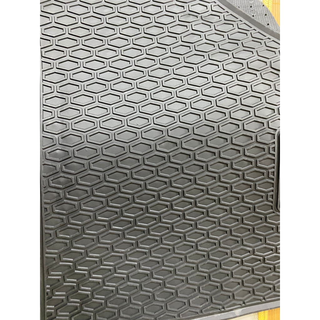 Thảm sàn, Thảm Lót Sàn Cao Su Nissin Đúc Vân Tổ Ong Chuẩn Form Xe Kia Carens