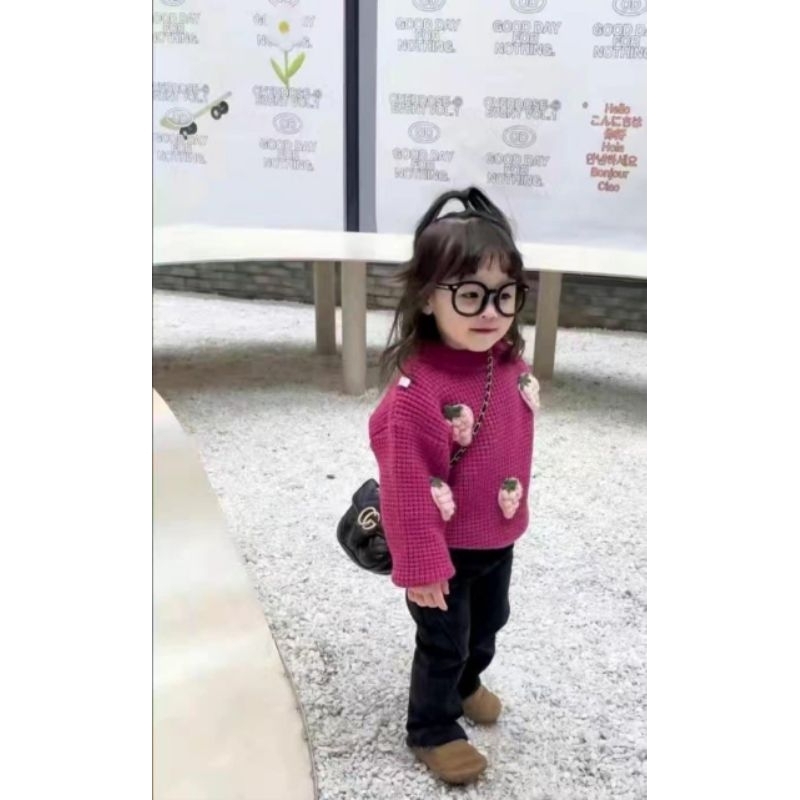 Áo Len bé gái  QC hình quả dâu siêu xinh cho bé gái