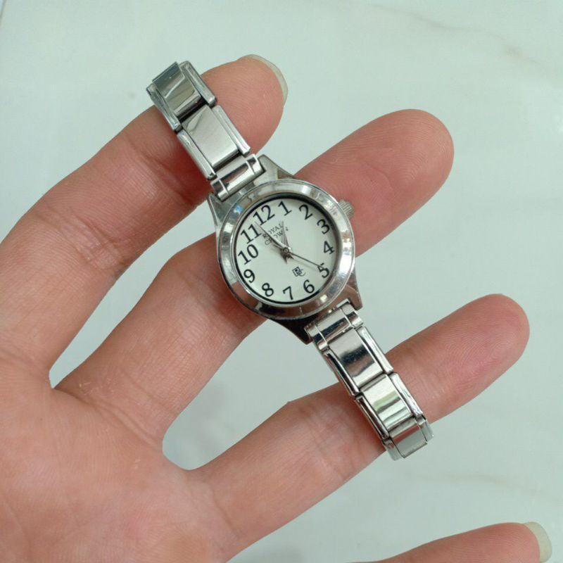 Đồng hồ nữ si nhật dây chun hiệu ROYAL CROWN màu bạc độ mới cao 92%