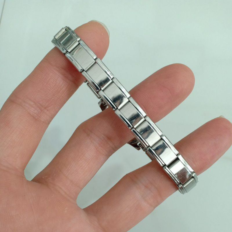 Đồng hồ nữ si nhật dây chun hiệu ROYAL CROWN màu bạc độ mới cao 92%