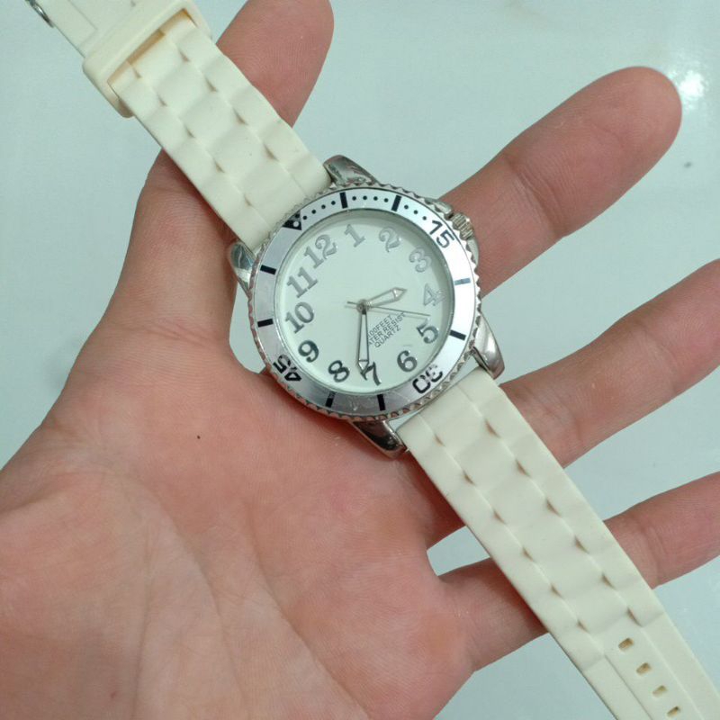 Đồng hồ nam si nhật dây cao su hiệu NO BRAND màu trắng độ mới 90%