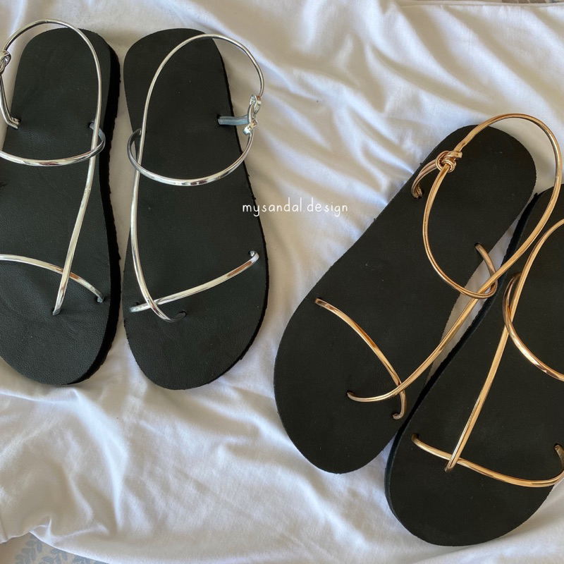 Giày sandal quai mảnh bóng vàng style Hàn