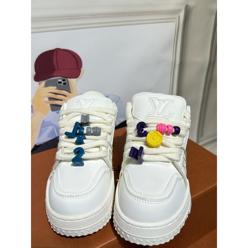 Bảo hành  Giày thể thao L.V trainer trắng dây chữ