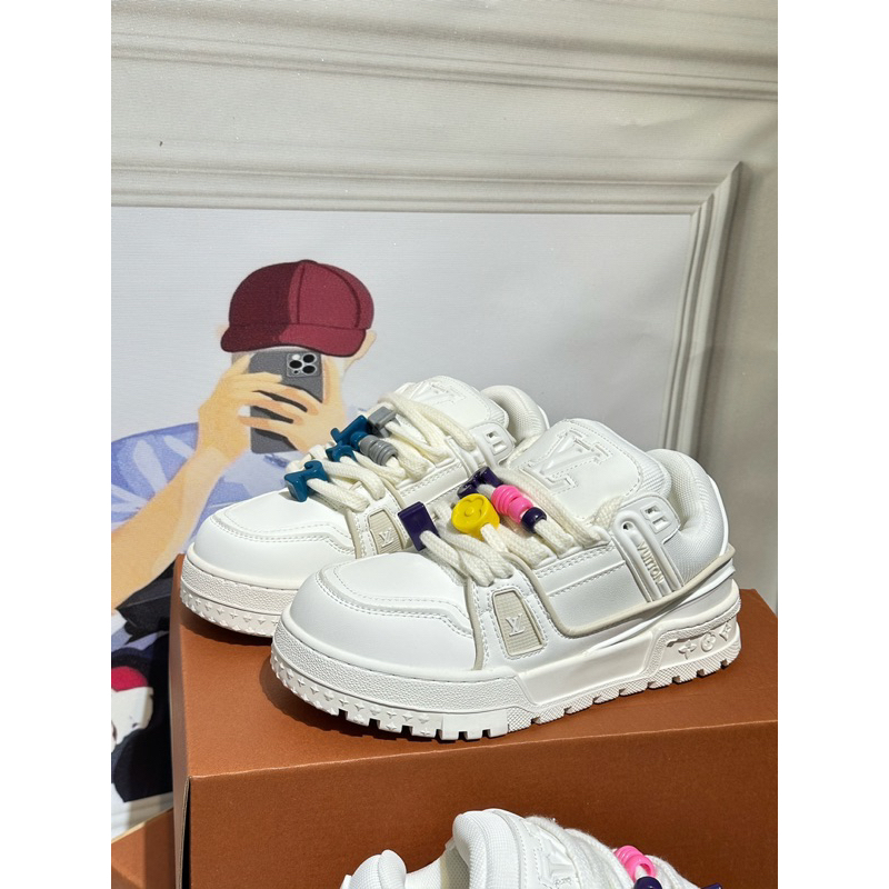 Bảo hành  Giày thể thao L.V trainer trắng dây chữ