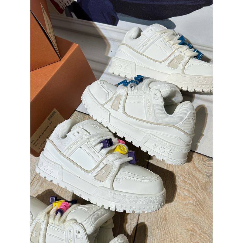 Bảo hành  Giày thể thao L.V trainer trắng dây chữ