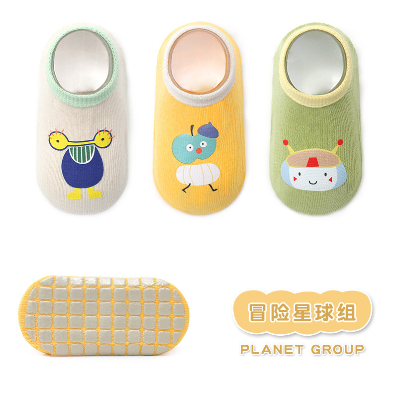 Tất  hài 3 đôi cho bé thấp đầu thuyền tất chống trơn trượt cho bé tất in hình hoạt hình