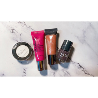  Set trang điểm của Ulta gồm 4 món 
