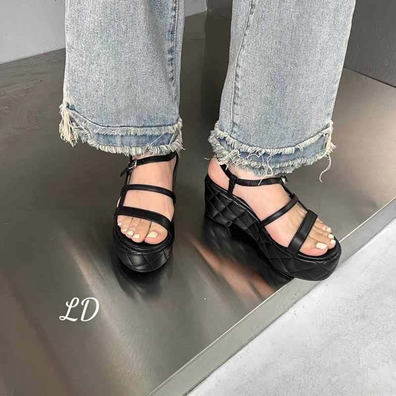 Sandal đế dày trần trám, quai mảnh siêu Hot. Hàng quảng châu cao cấp có hộp đựng