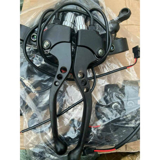 Cặp tay thắng xe điện