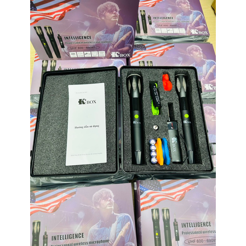 Bộ micro không dây karaoke chuyên nghiệp Kc M66