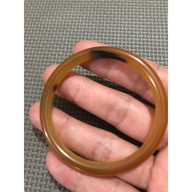 1 chiếc vòng bằng sừng  đeo tay kích thước 5ly vanh 51-62.Phù hợp cho trẻ nhỏ và người lớn