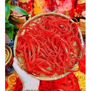 Vòng tay đỏ may mắn thỉnh tại chùa vàng thái lan