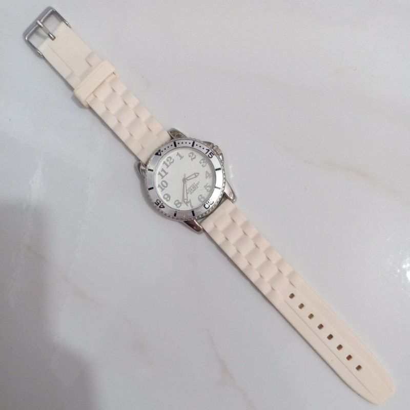 Đồng hồ nam si nhật dây cao su hiệu NO BRAND màu trắng độ mới 90%