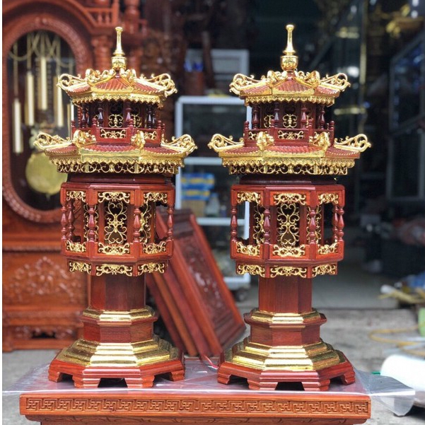 Đôi đèn thờ mái chùa cặp đèn thờ tháp tầng họa tiết hoa la tây trang trí không gian thờ gỗ hương