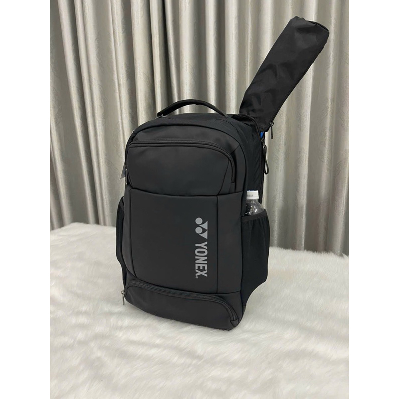 Balo yonex có chụp cán đi kèm