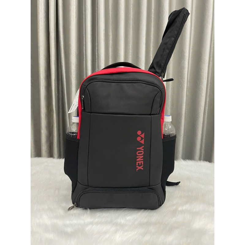 Balo yonex có chụp cán đi kèm