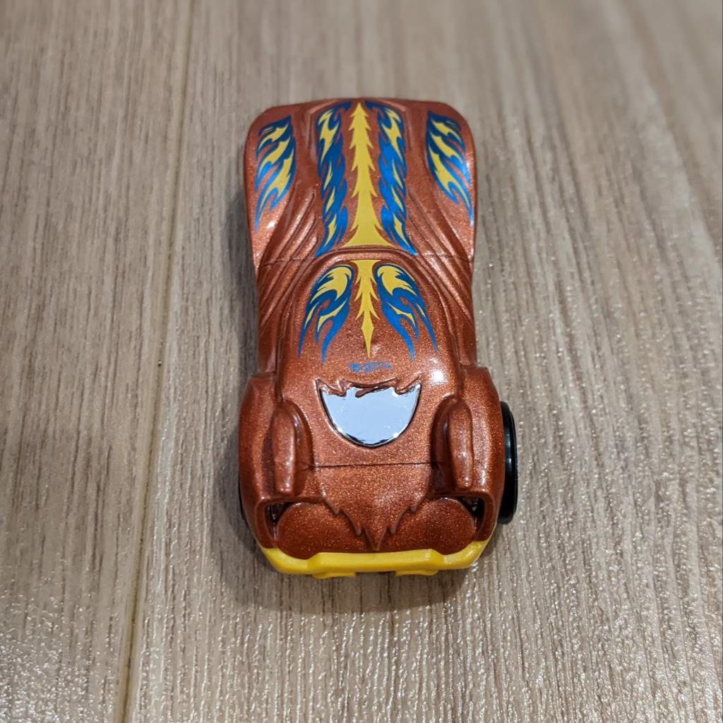 Xe mô hình Hot Wheels Howlin' Heat - Sun Bear