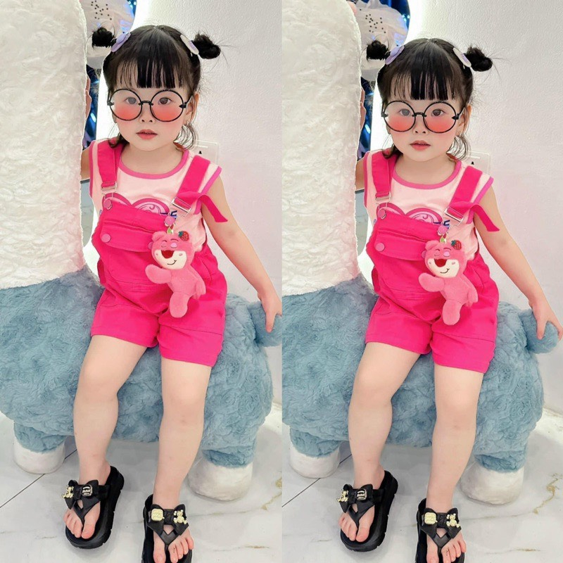Set 3 món yếm bé gái màu hồng kèm áo phông cotton và gấu dâu đáng yêu