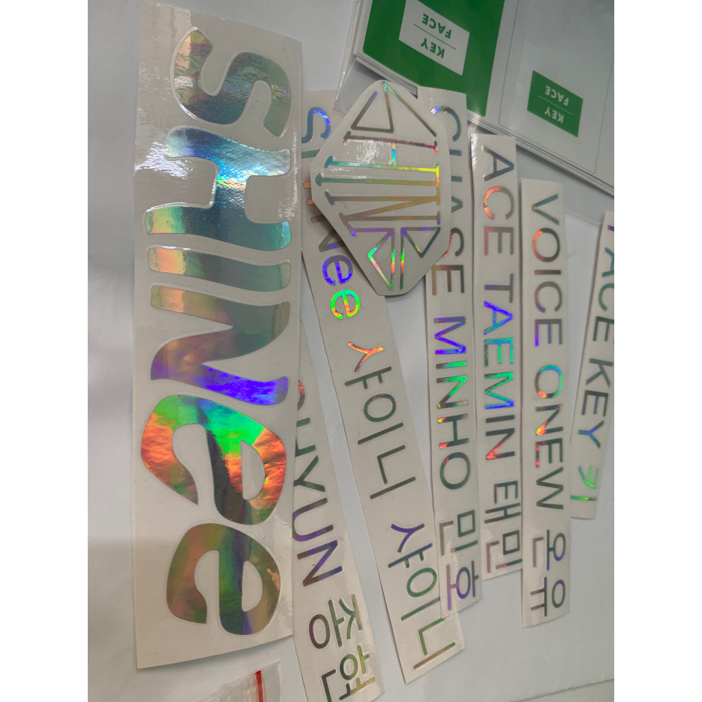 Decal chữ decal 7 màu hologram sticker dán lightstick cắt tên thần tượng theo yêu cầu