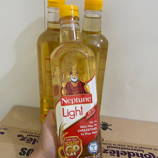 Dầu ăn Neptune Light chai 1lít