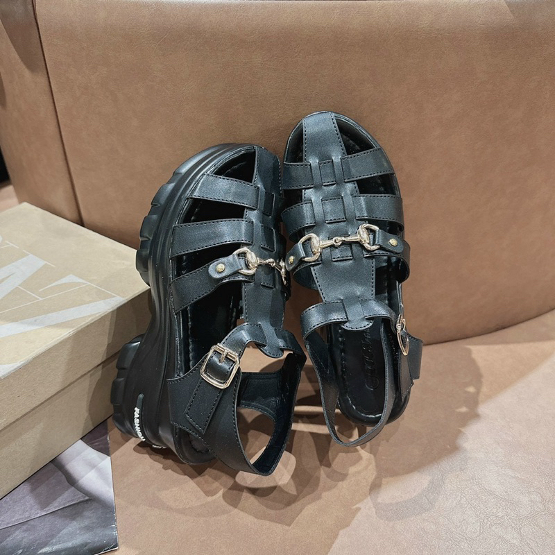 Giày xăng đan rọ khoá