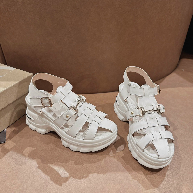 Giày xăng đan rọ khoá