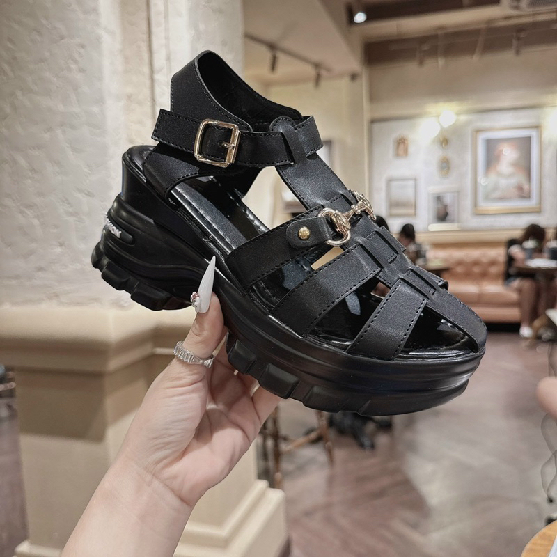 Giày xăng đan rọ khoá