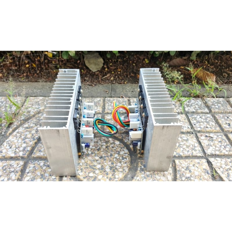 Mạch công suất 4 sò 1 kênh nhôm cánh ráp sẵn mạch+nhôm+sò+jack nguồn