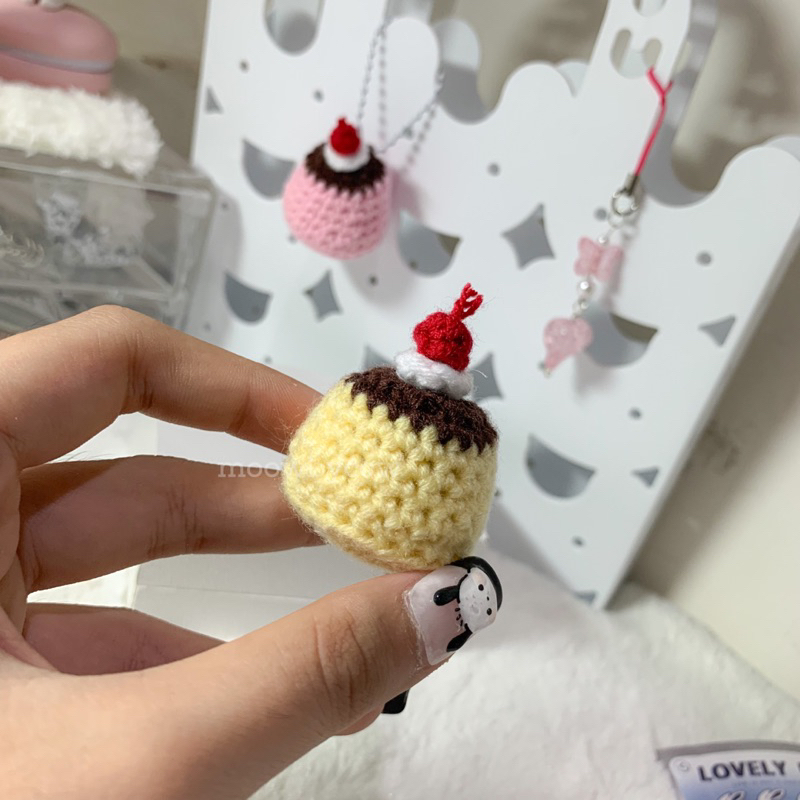 Keychain | keyring | móc khoá pudding, bánh flan bằng len