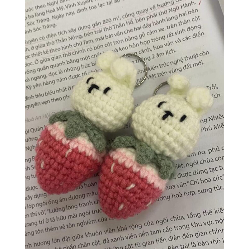 Móc khoá thỏ dâu