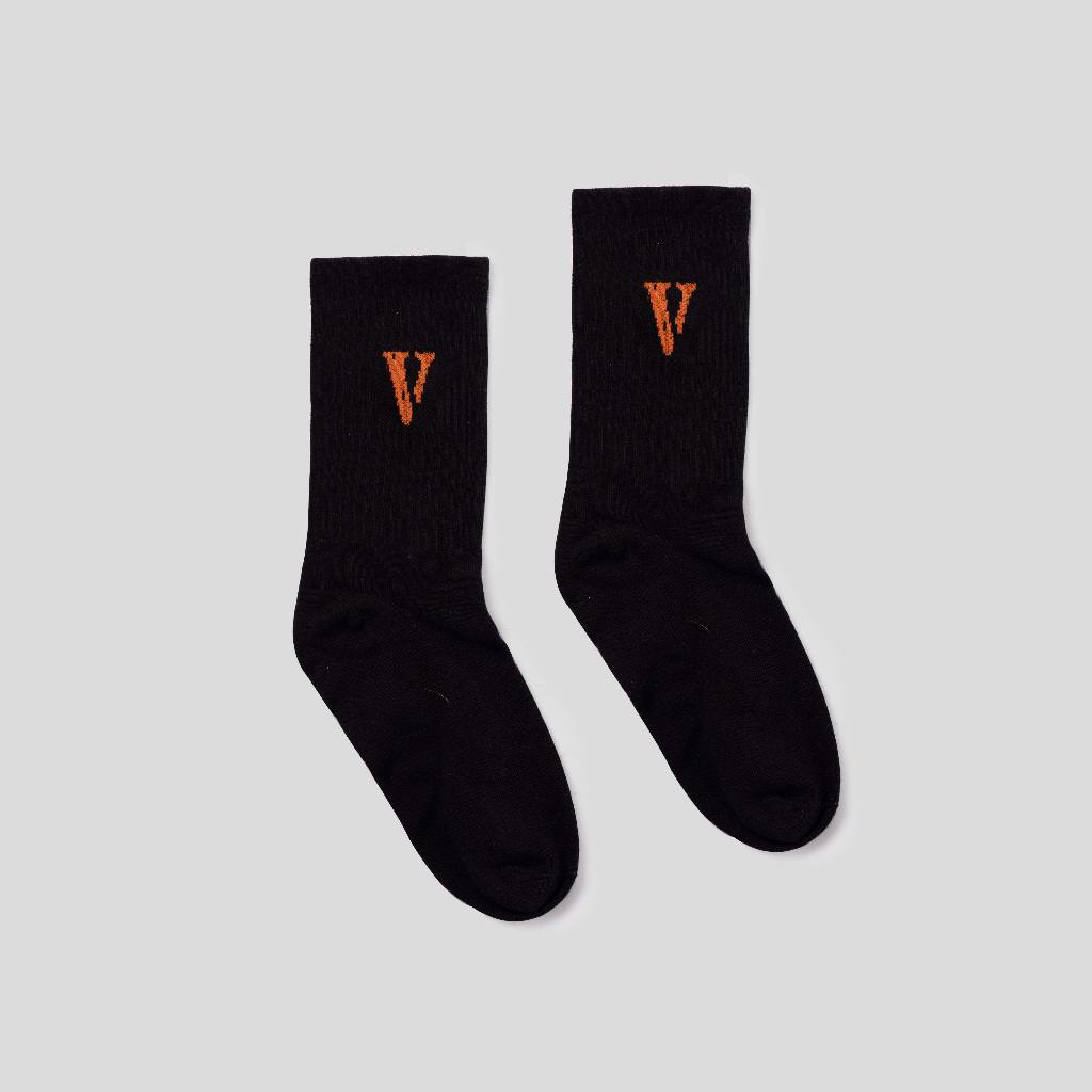 Vớ Basic chữ V cao cổ Unisex phong cách thể thao, trẻ trung, năng động.