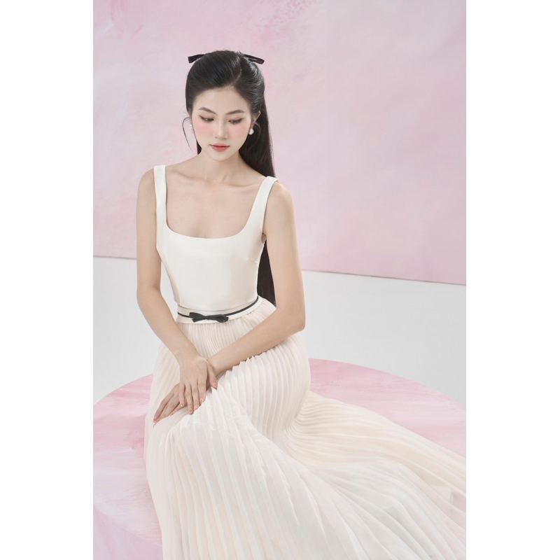 Áo Croptop và Chân váy dập ly MARIE màu kem, áo có đệm ngực MAR01