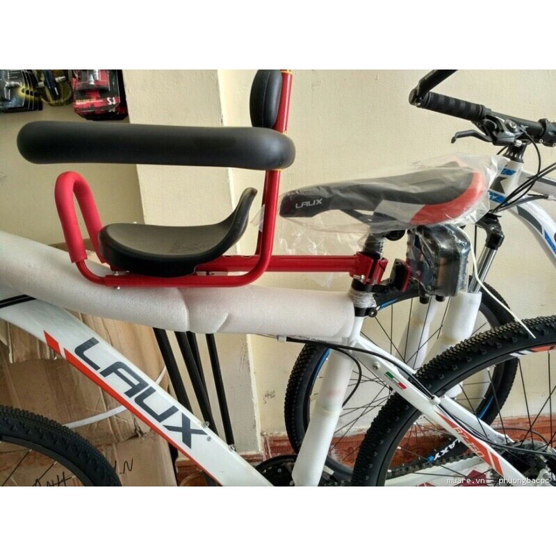 Ghế xe đạp lắp phía trước an toàn cho bé