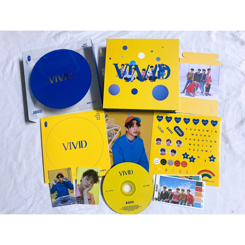 Ab6ix album mini vivid đã khui seal, photocard đầy đủ đồ như hình.