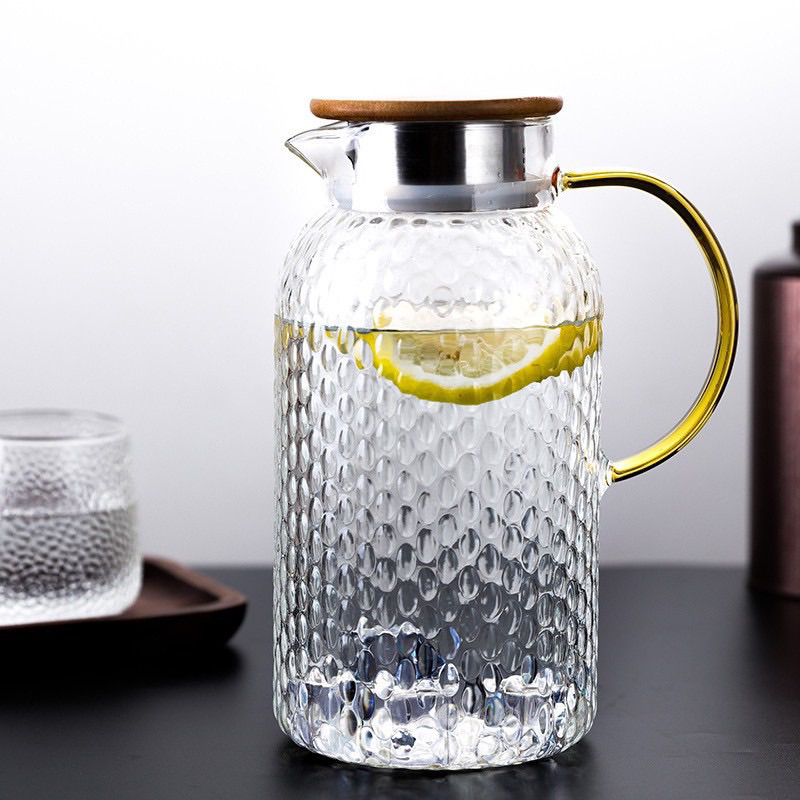 Bình nước thủy tinh chịu nhiệt nắp gỗ, quai vàng (giọt nước