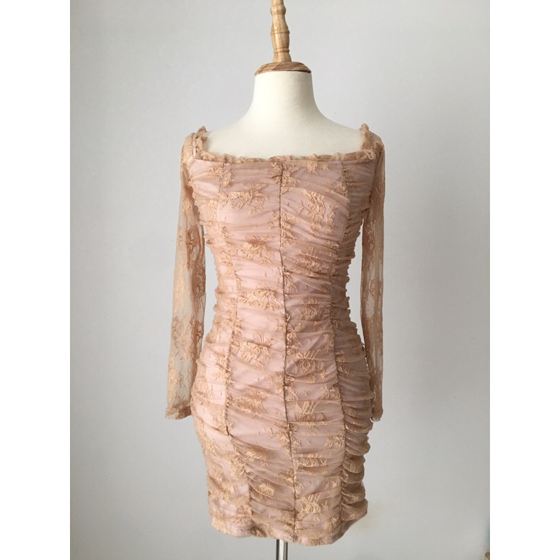 Đầm body ren màu nude  tôn da Vnxk new 100%