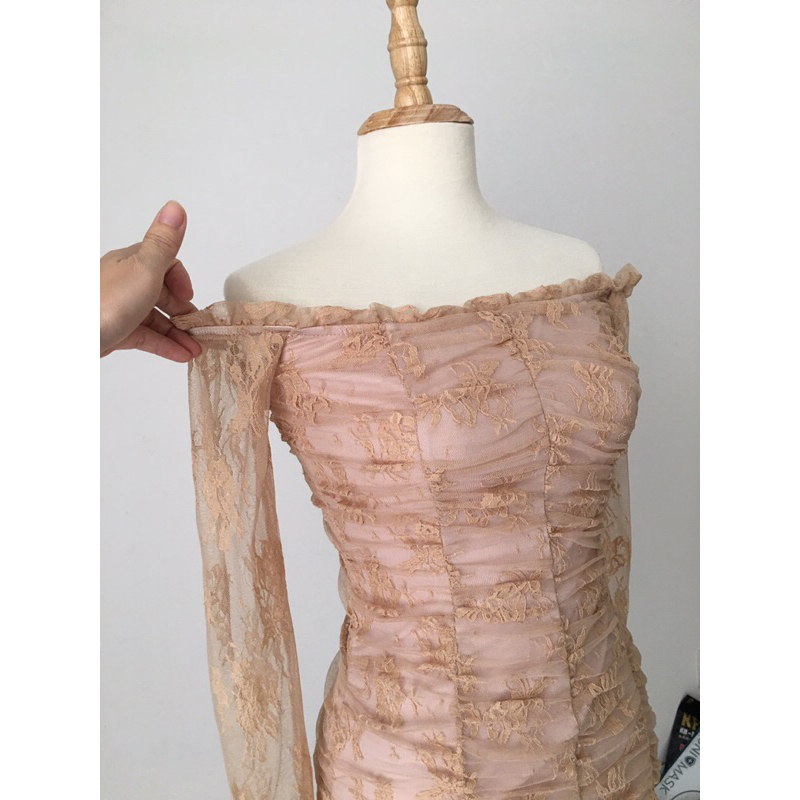 Đầm body ren màu nude  tôn da Vnxk new 100%