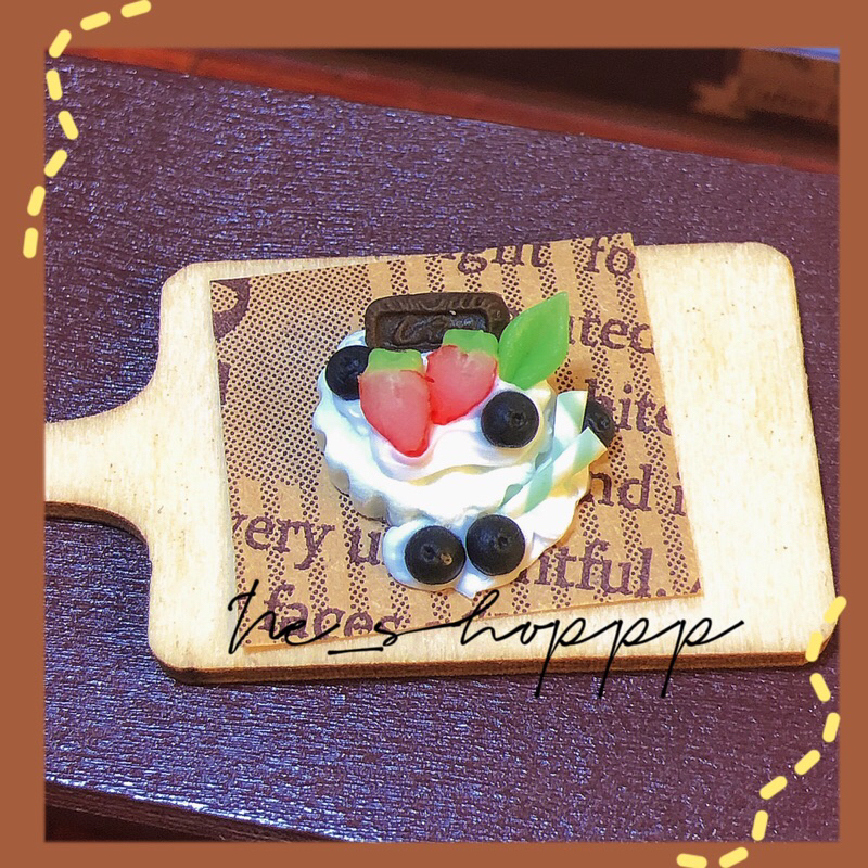 Mô hình bánh tổ ong kem đất sét mini