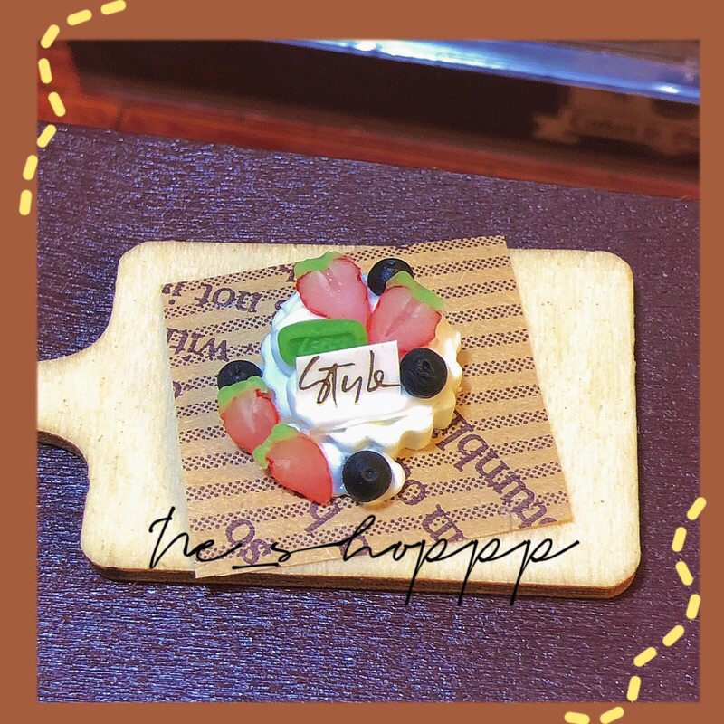 Mô hình bánh tổ ong kem đất sét mini