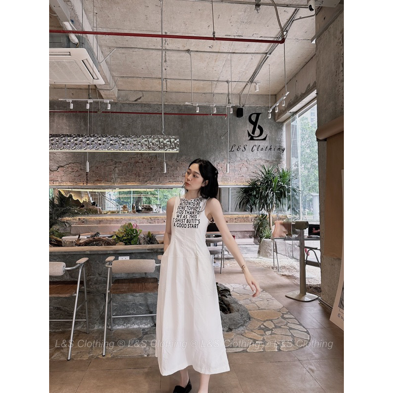 Đầm suông chữ newww