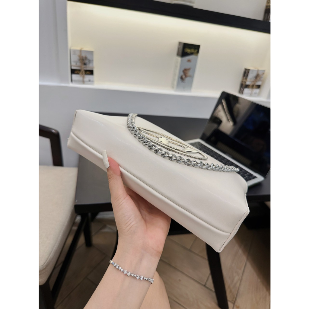 KẸP NÁCH CHỮ D TRƠN SIZE 22CM SẴN 3 MÀU ĐEN - TRẮNG - XANH