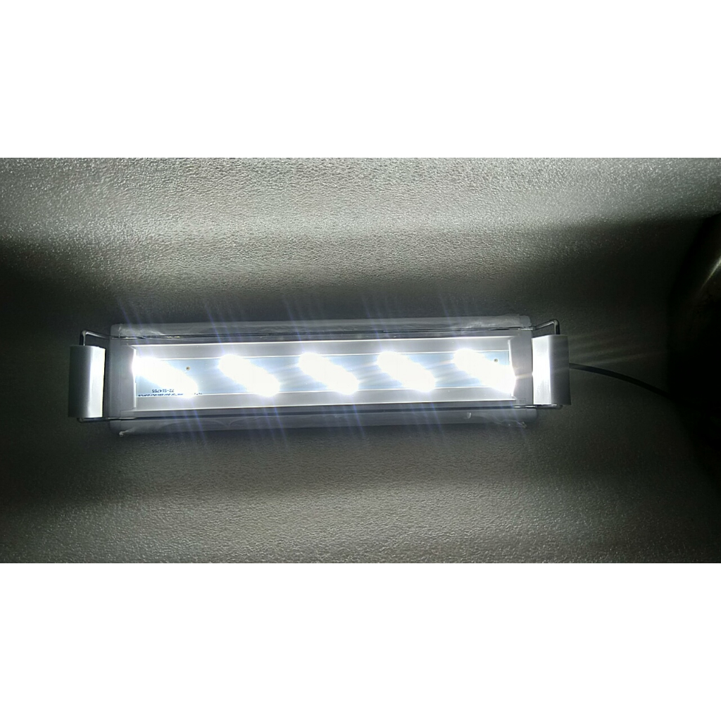 Đèn led siêu mỏng, tiết kiệm điện Xuanmeilong dùng cho hồ cá 50-60cm.
