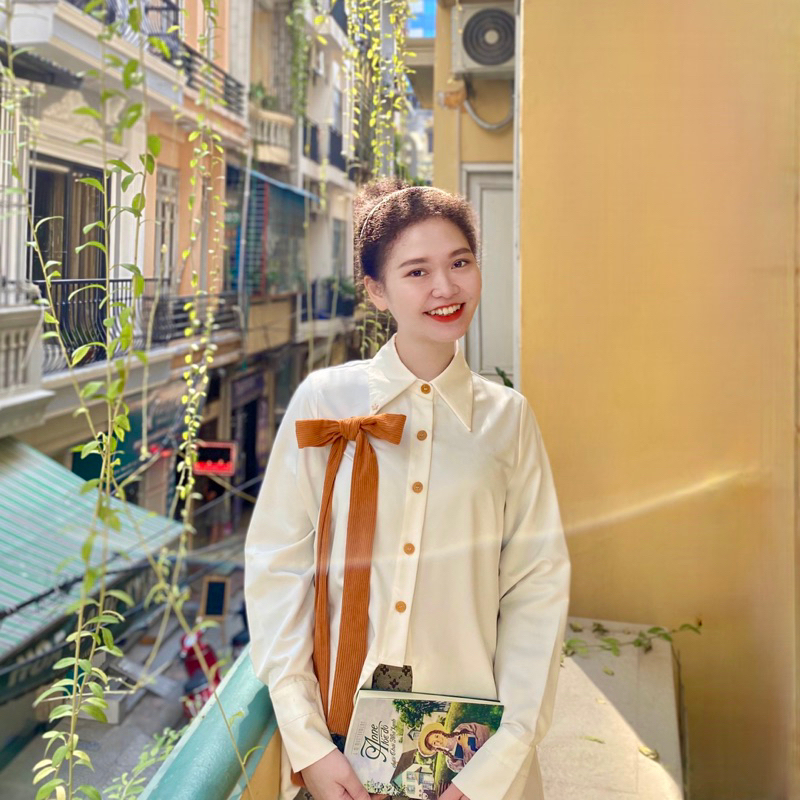 Oli2hand A1 CŨ Áo sơ mi Iris Boutique - White wave (không có nơ)