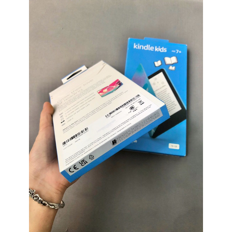 Máy đọc sách New kindle 2022 bản kids 16Gb
