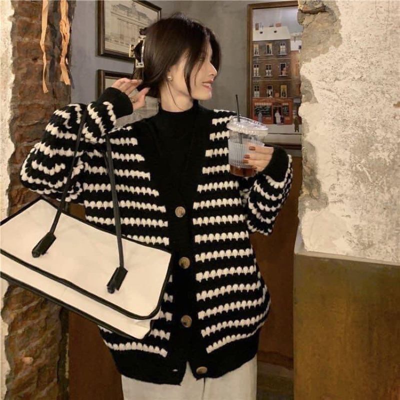 Áo khoác cardigan kẻ sọc phong cách Hàn Quốc Thời trang nữ