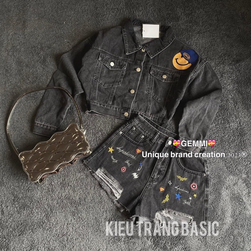 Áo Khoác Jeans Dài Tay Mặt Cười In Chữ Lưng Siêu Hot