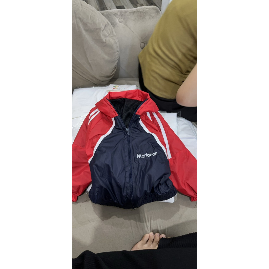 Áo gió phối màu đỏ đen bé trai